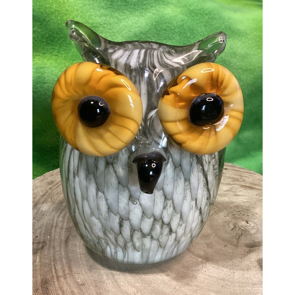 Owl Glass Figurine Paperweight Hand Blown Barn Farm Hoot Country Murano Style